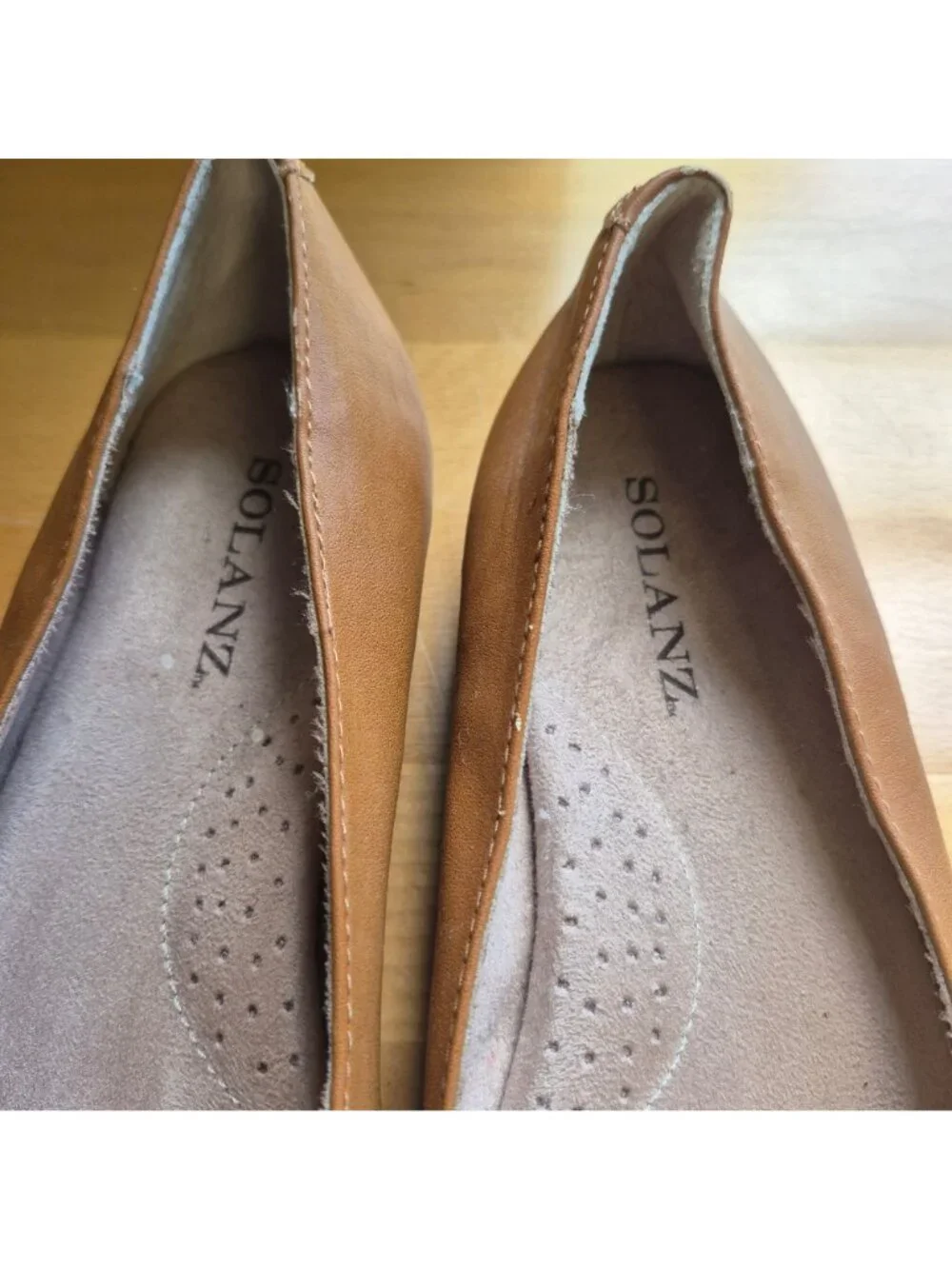 Solanz Womens Tan Brown Faux Leather Flats With Pleated Toe Design 8.5 - Picture 2 of 8